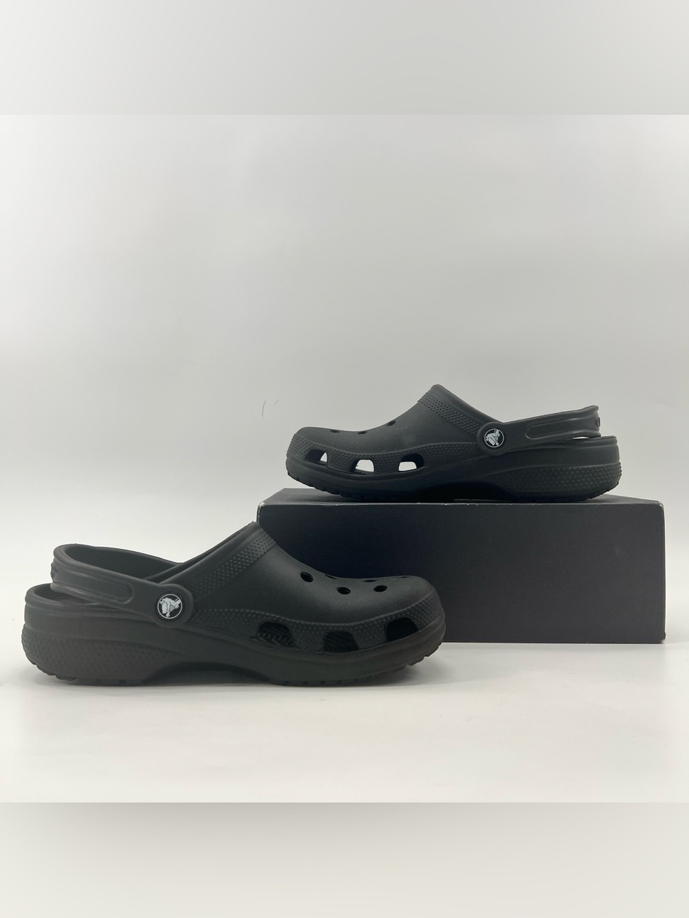 Crocs Clogs Black Lined Unisex Kid's Youth Size 6 Shoes Slip-Ons